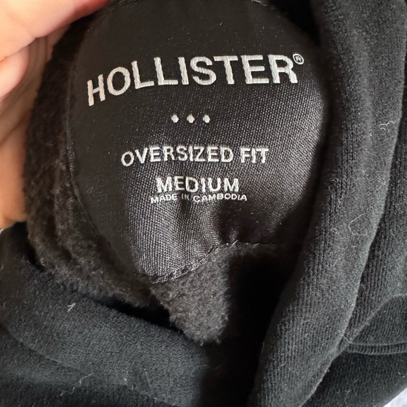 Hollister Black Relaxed Icon Hoodie - Picture 4 of 4